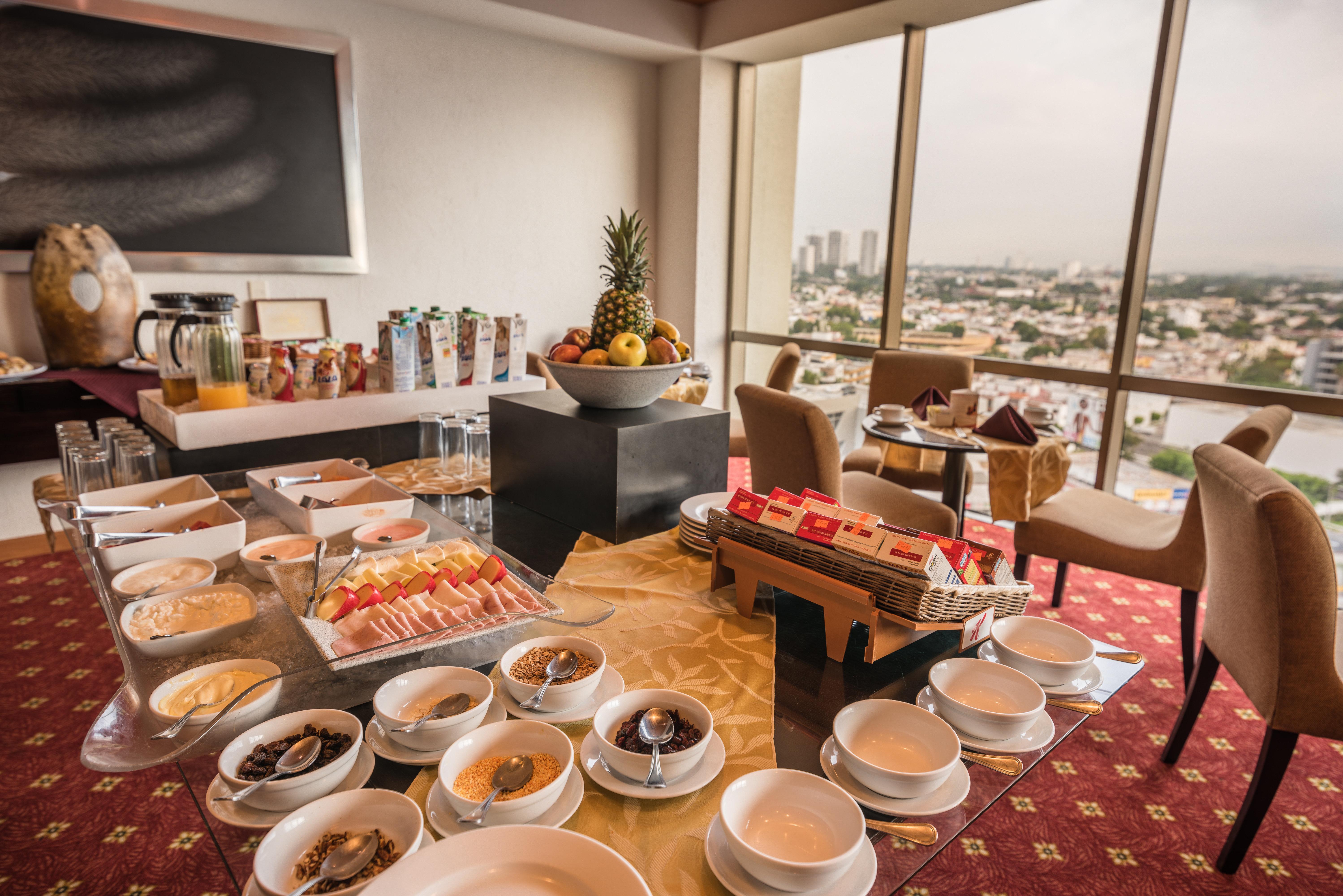 Holiday Inn Guadalajara Select By Ihg Экстерьер фото