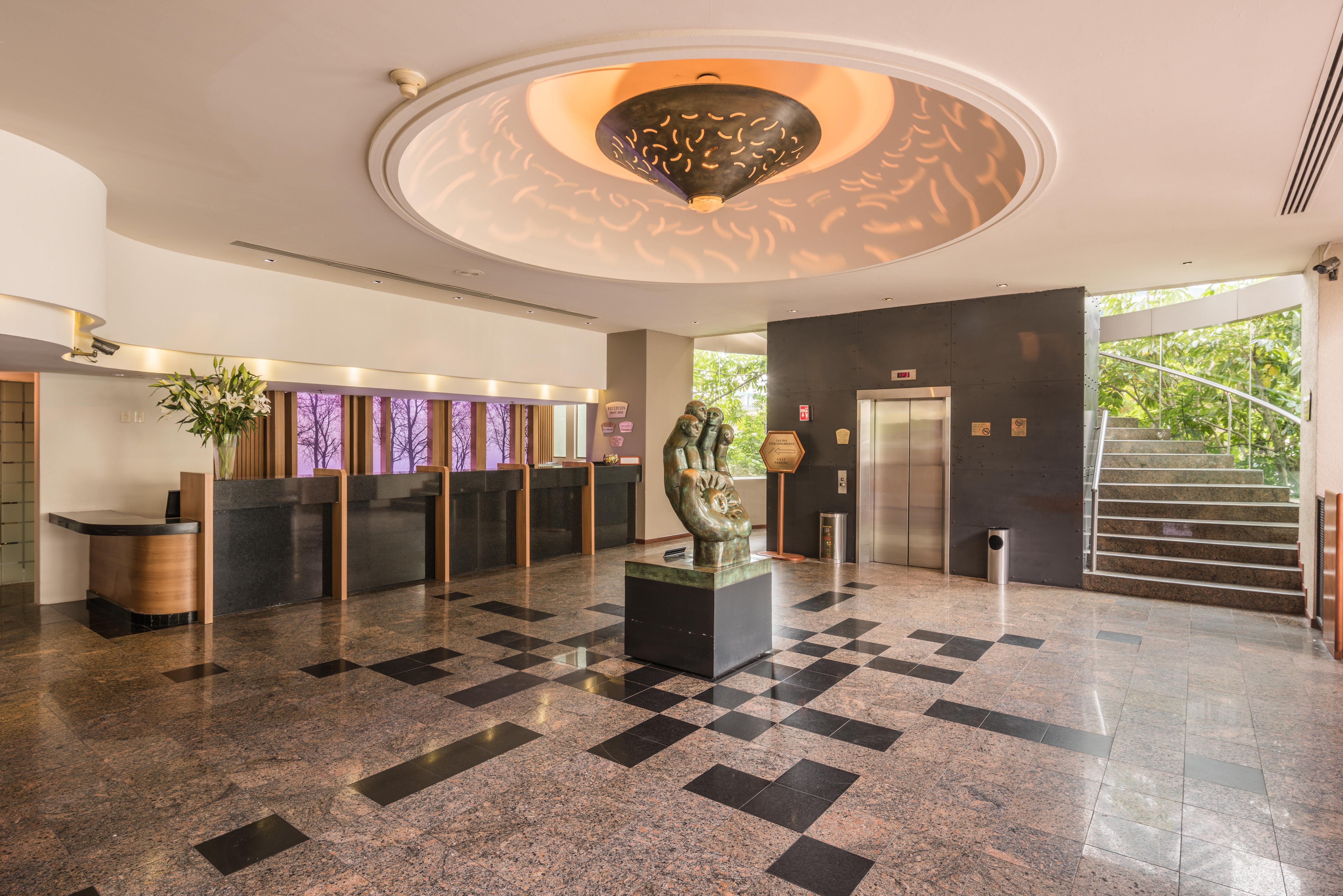 Holiday Inn Guadalajara Select By Ihg Экстерьер фото