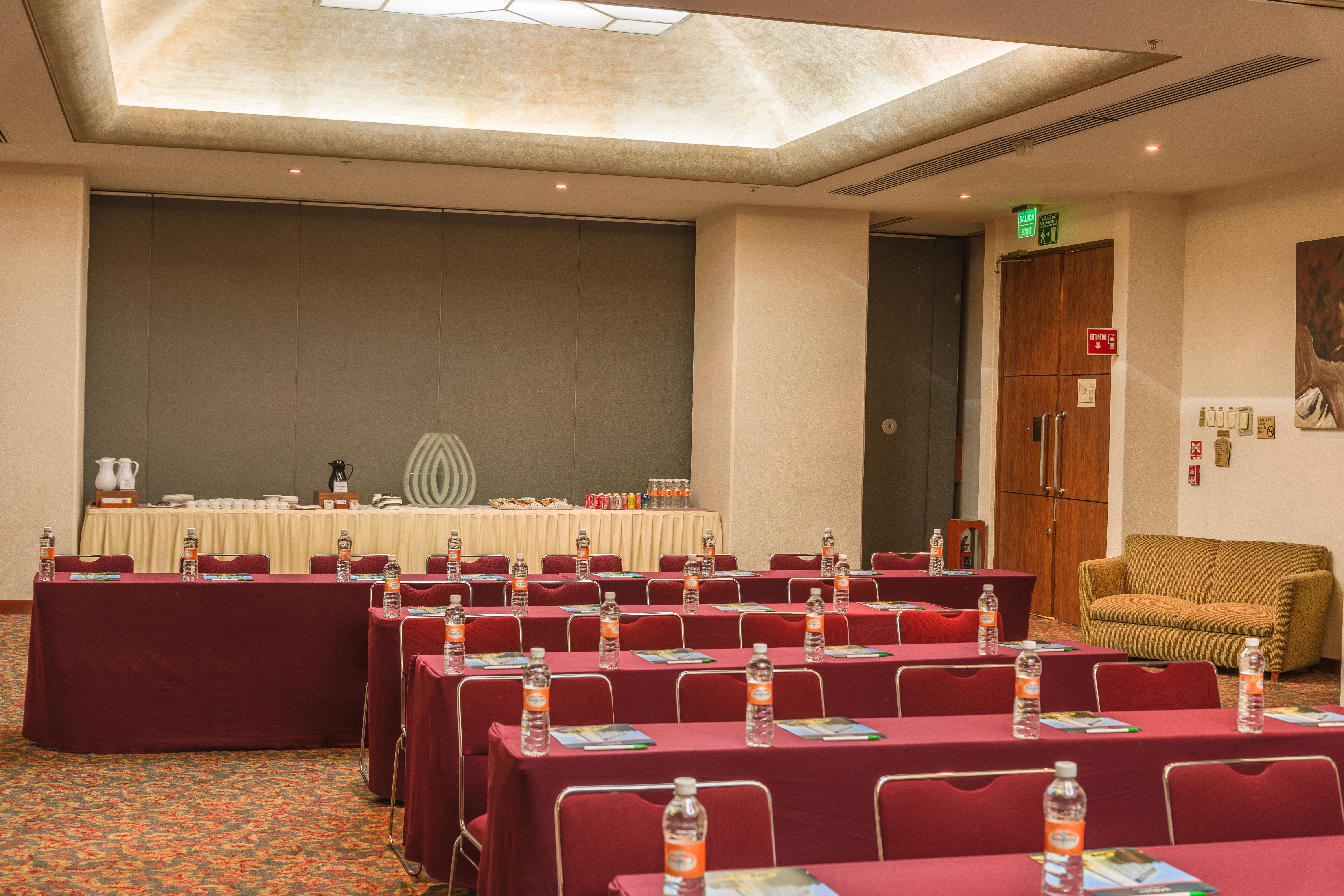 Holiday Inn Guadalajara Select By Ihg Экстерьер фото