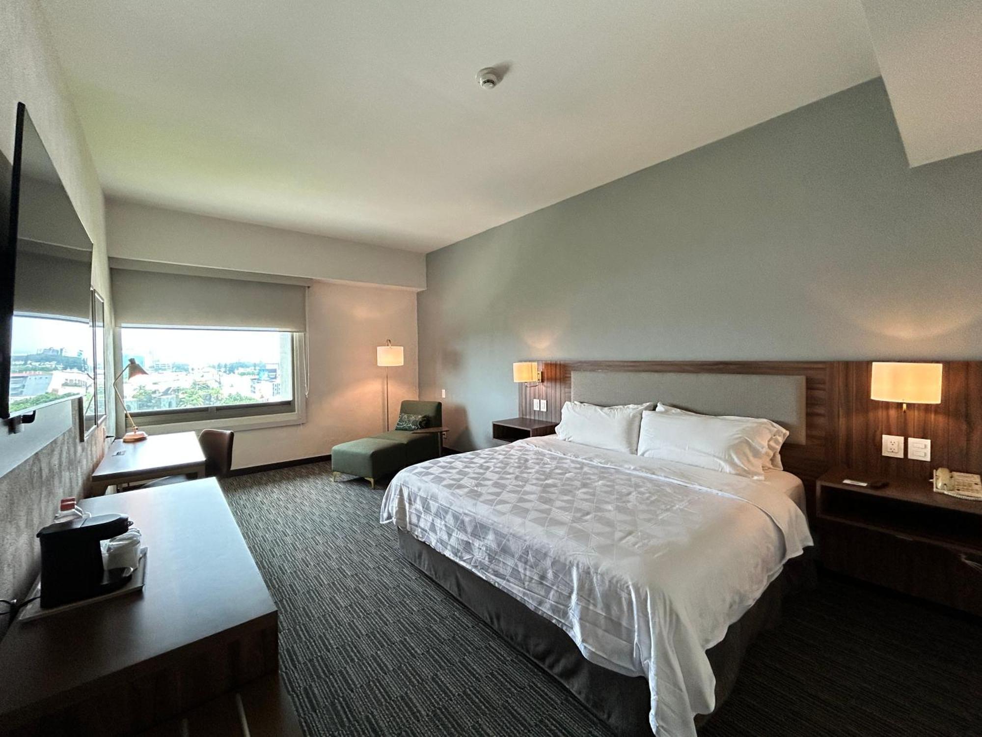 Holiday Inn Guadalajara Select By Ihg Экстерьер фото